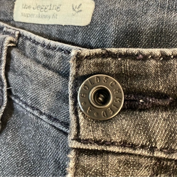 Adriano Goldschmied faded black jegging jeans - Picture 3 of 9